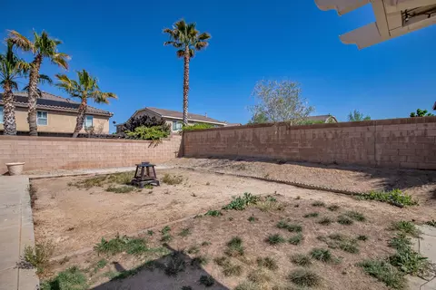 42130 Tropez Dr, Lancaster, CA 93536 photo 26