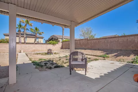 42130 Tropez Dr, Lancaster, CA 93536 photo 18