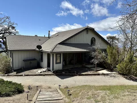 25620 Deertrail Dr, Tehachapi, CA 93561 photo 2