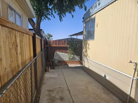 45415 28th St E #14, Lancaster, CA 93535 photo 3