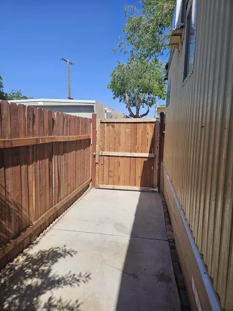 45415 28th St E #14, Lancaster, CA 93535 photo 4