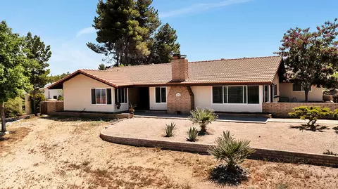 31954 Saint Anne Dr, Llano, CA 93544