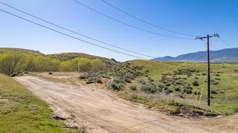 0 Sycamore Dr, Tehachapi, CA 93561 photo 2