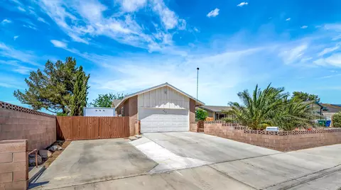 209 Sunland Dr N, Ridgecrest, CA 93555