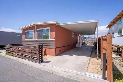 3300 15th St W #SPC 323, Rosamond, CA 93560