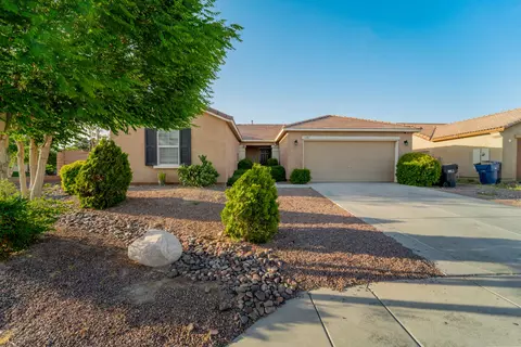 3207 Patti Ln, Lancaster, CA 93535