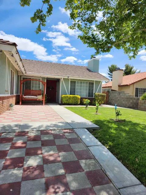 45314 18th St E, Lancaster, CA 93535 photo 2