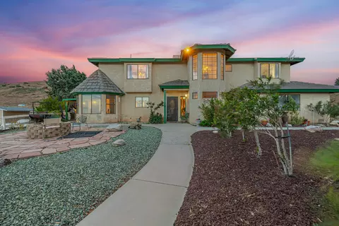 35015 Small Rd, Palmdale, CA 93550