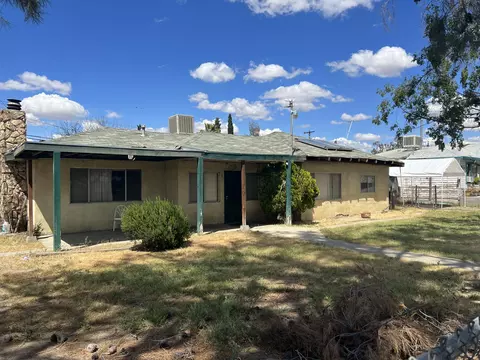 806 Belle E, Bakersfield, CA 93307