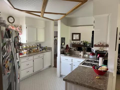 1138 Redwood Ct, Tehachapi, CA 93561 photo 3