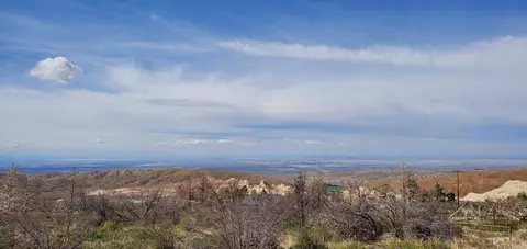 14760 Big Sky Dr, Pearblossom, CA 93553