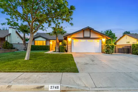 2749 Ave L4 W, Lancaster, CA 93536