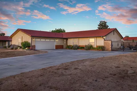 42718 Ana Madre Ln, Lancaster, CA 93536