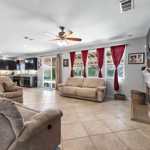 4818 Spur Ave, Lancaster, CA 93536 photo 15