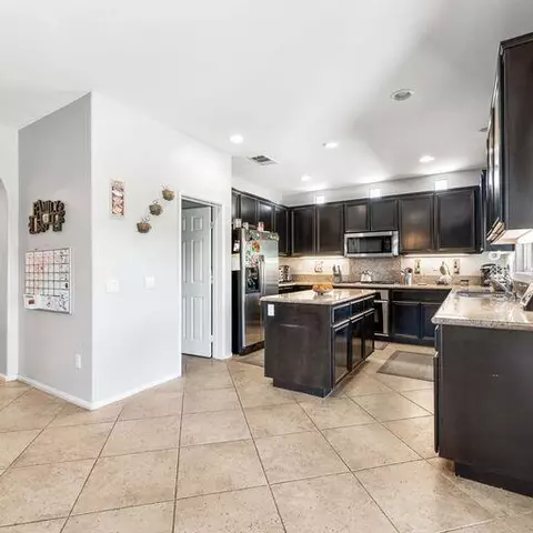 4818 Spur Ave, Lancaster, CA 93536 photo 12