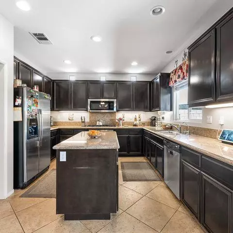 4818 Spur Ave, Lancaster, CA 93536 photo 9