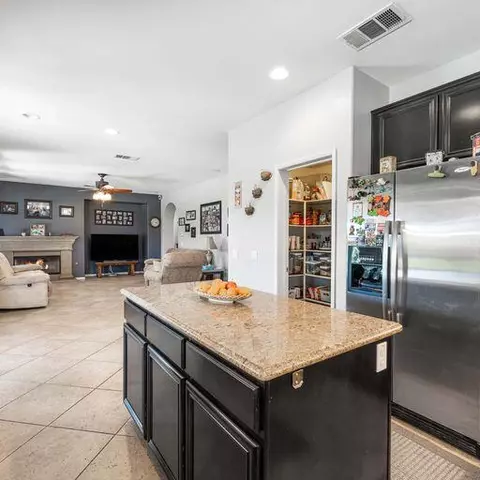 4818 Spur Ave, Lancaster, CA 93536 photo 13
