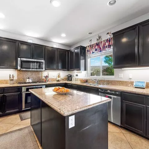 4818 Spur Ave, Lancaster, CA 93536 photo 11