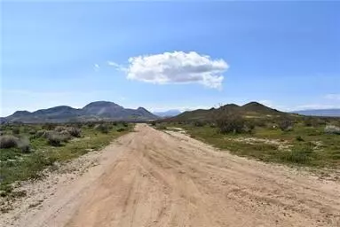 370 Laguna Ave E, Mojave, CA 93501