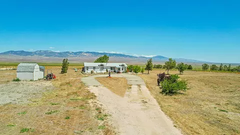 29669 Lancaster Rd, Lancaster, CA 93536 photo 2