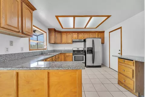 40111 E 179 St E, Palmdale, CA 93591 photo 11