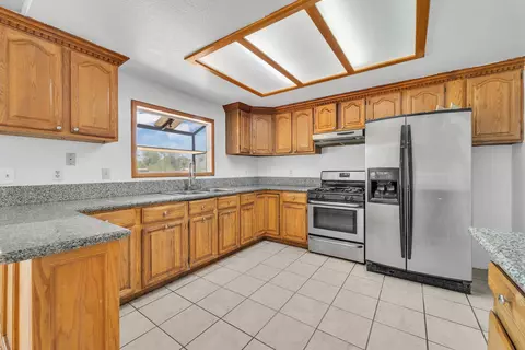 40111 E 179 St E, Palmdale, CA 93591 photo 12