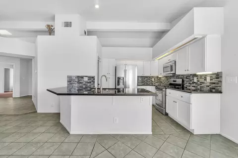 1355 Leopard Ct, Palmdale, CA 93551 photo 17