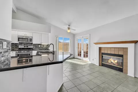 1355 Leopard Ct, Palmdale, CA 93551 photo 11