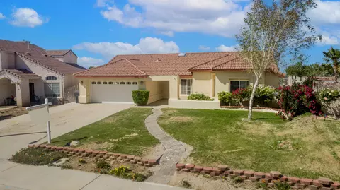 1355 Leopard Ct, Palmdale, CA 93551 photo 3