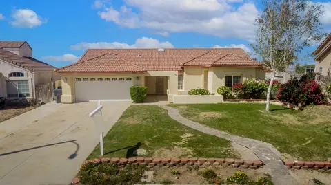 1355 Leopard Ct, Palmdale, CA 93551 photo 2
