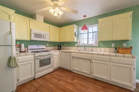 13511 Margo St, North Edwards, CA 93523 photo 9