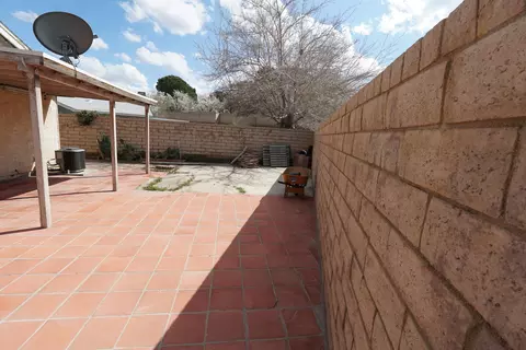 37133 26th St E, Palmdale, CA 93550 photo 12