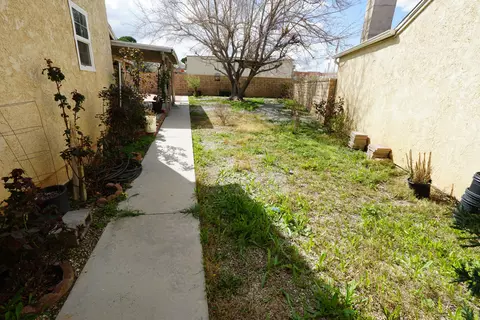 37133 26th St E, Palmdale, CA 93550 photo 30