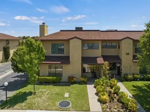42823 15th St W #1, Lancaster, CA 93534