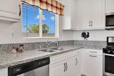 44563 Freer Way, Lancaster, CA 93536 photo 9