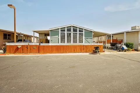 2545 Avenue I E #SPC 64, Lancaster, CA 93535