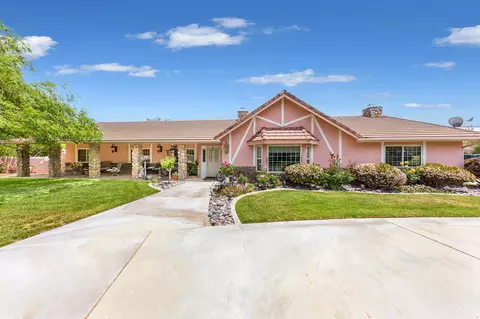 1353 W Avenue O-4, Palmdale, CA 93551