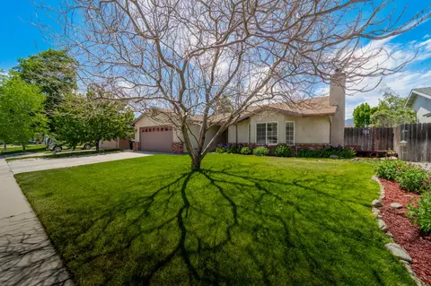 334 Pepper Dr, Tehachapi, CA 93561 photo 3