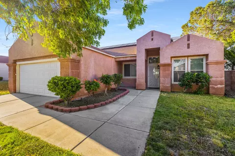 2703 Cloverdale Ct, Palmdale, CA 93551