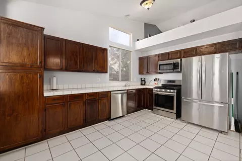 2703 Cloverdale Ct, Palmdale, CA 93551 photo 11