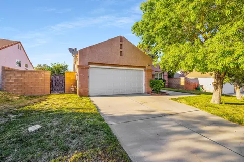 2703 Cloverdale Ct, Palmdale, CA 93551 photo 2