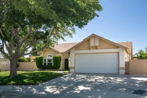 43030 Victorville Pl, Lancaster, CA 93534