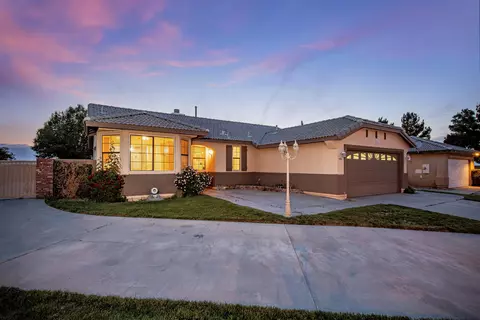 45921 18th St W, Lancaster, CA 93534