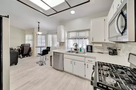 44229 Halcom Ave, Lancaster, CA 93536 photo 23