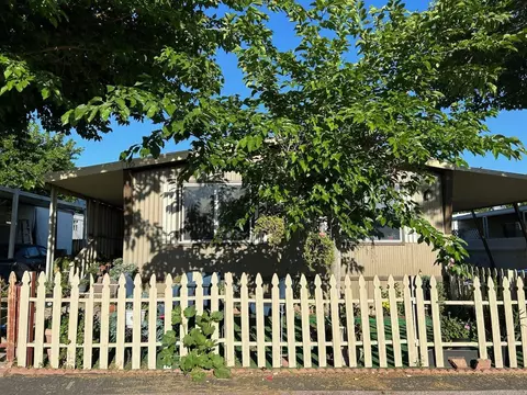 5711 Columbia Way #195, Lancaster, CA 93536