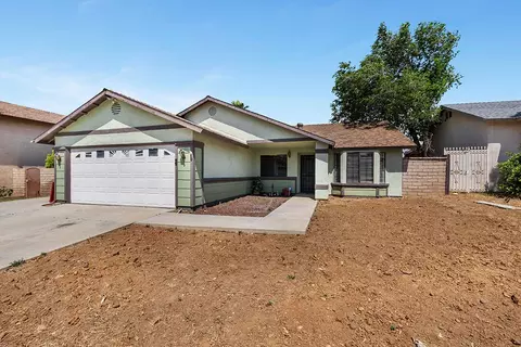 37928 17th St E, Palmdale, CA 93550 photo 1