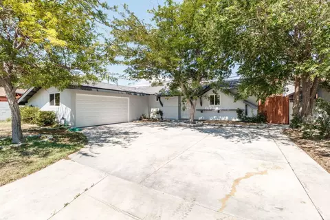 45322 Saigon Ave, Lancaster, CA 93534