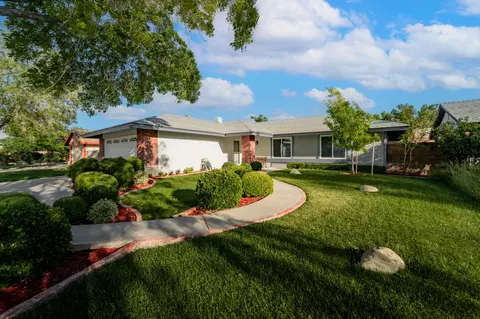 2302 Edam St, Lancaster, CA 93536 photo 3