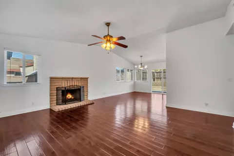 2302 Edam St, Lancaster, CA 93536 photo 8