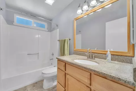 2302 Edam St, Lancaster, CA 93536 photo 18